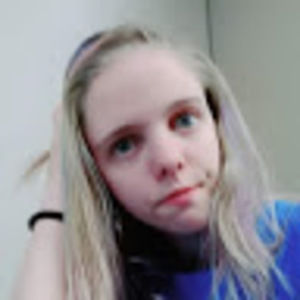 Meet your Posher, Chloe